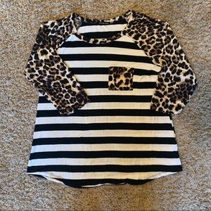 🎉4 for $20🎉 Striped Tee